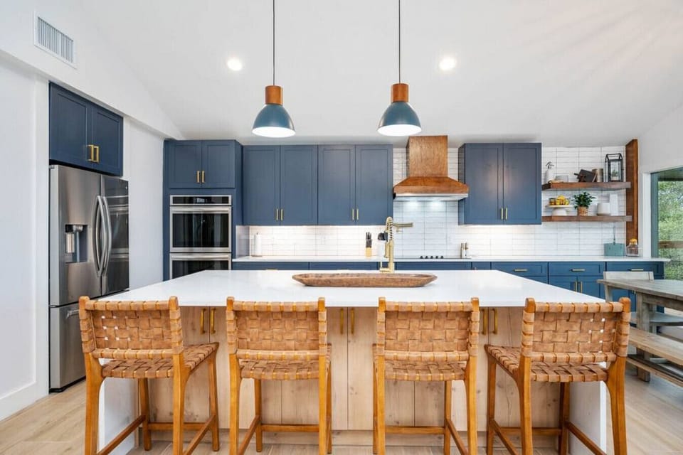 Kitchen island with bar seating