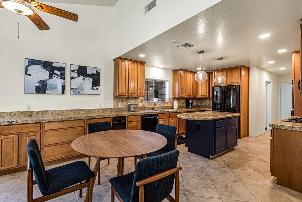 Kitchen Breakfast Table