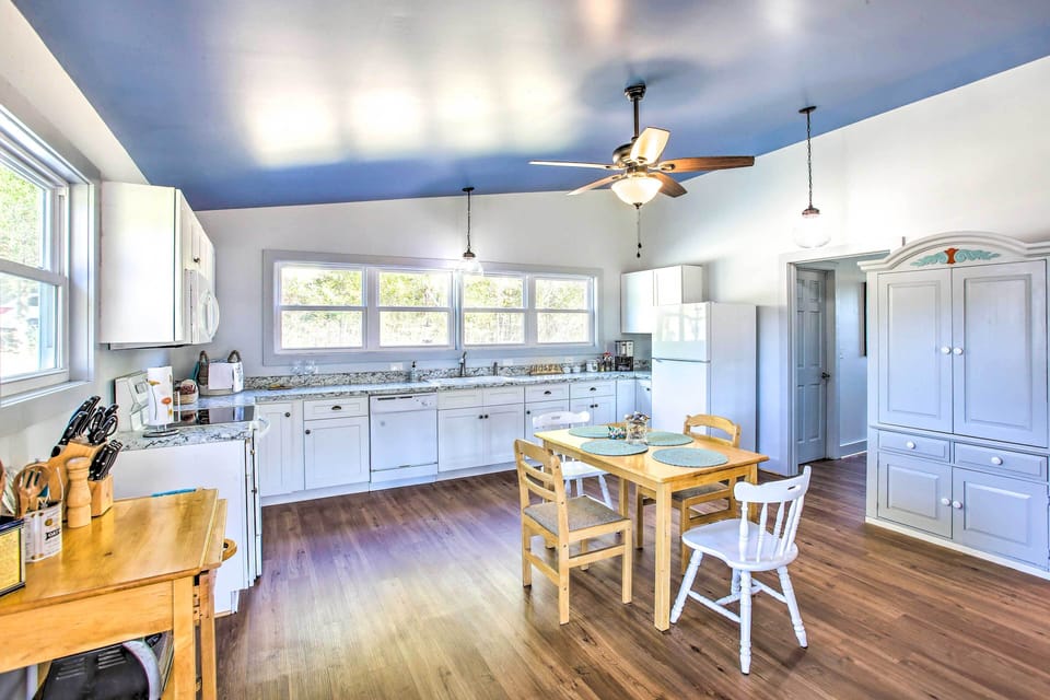 Kitchen | Cooking Basics & Spices | Dishware & Flatware | Blender