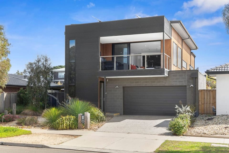 🚗 Modern home with secure garage parking for your convenience