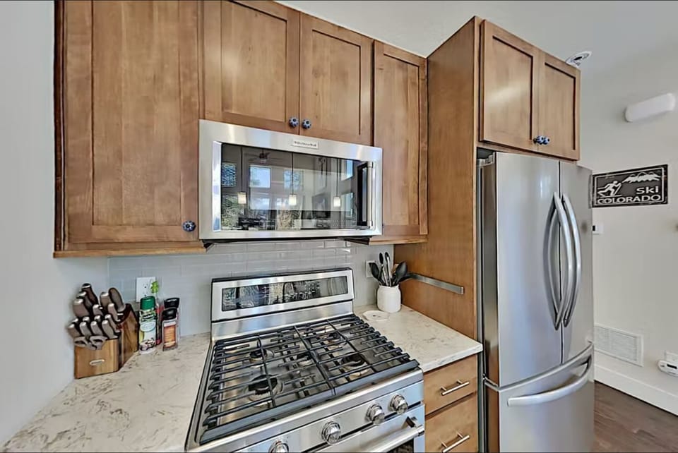 Stainless steel appliances, gas stove