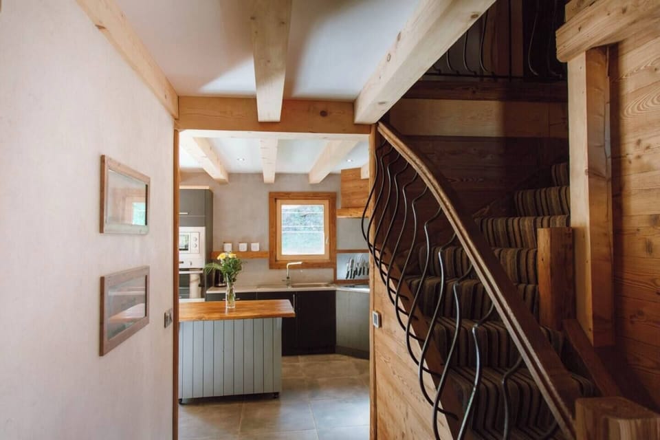 Hallway entrance to kitchen