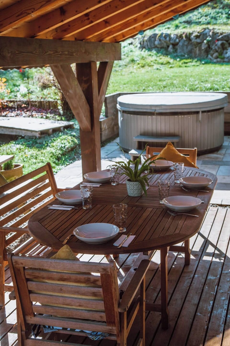 Outdoor dining