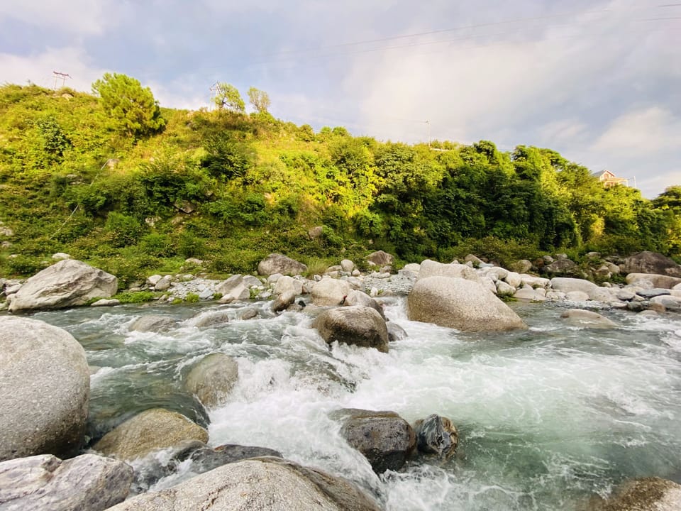 River Stream is just 50 meters away from the property. Walkable Water level.