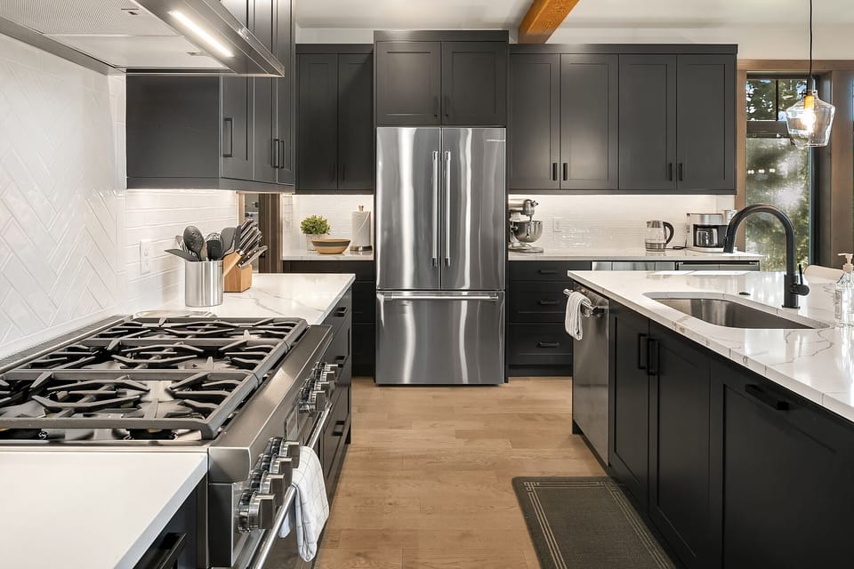 Pura Vida: - High-end appliances and a 6 burner cooktop.