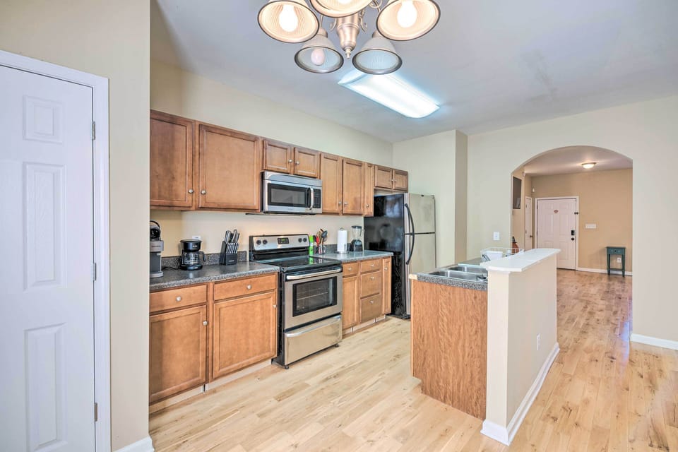 Kitchen | 1,824 Sq Ft | Keyless Entry | Convenient Location