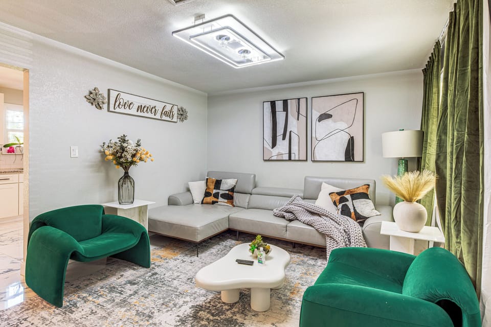 Arlington Vacation Rental | 3BR | 2BA | 1,162 Sq Ft | 1 Step to Access