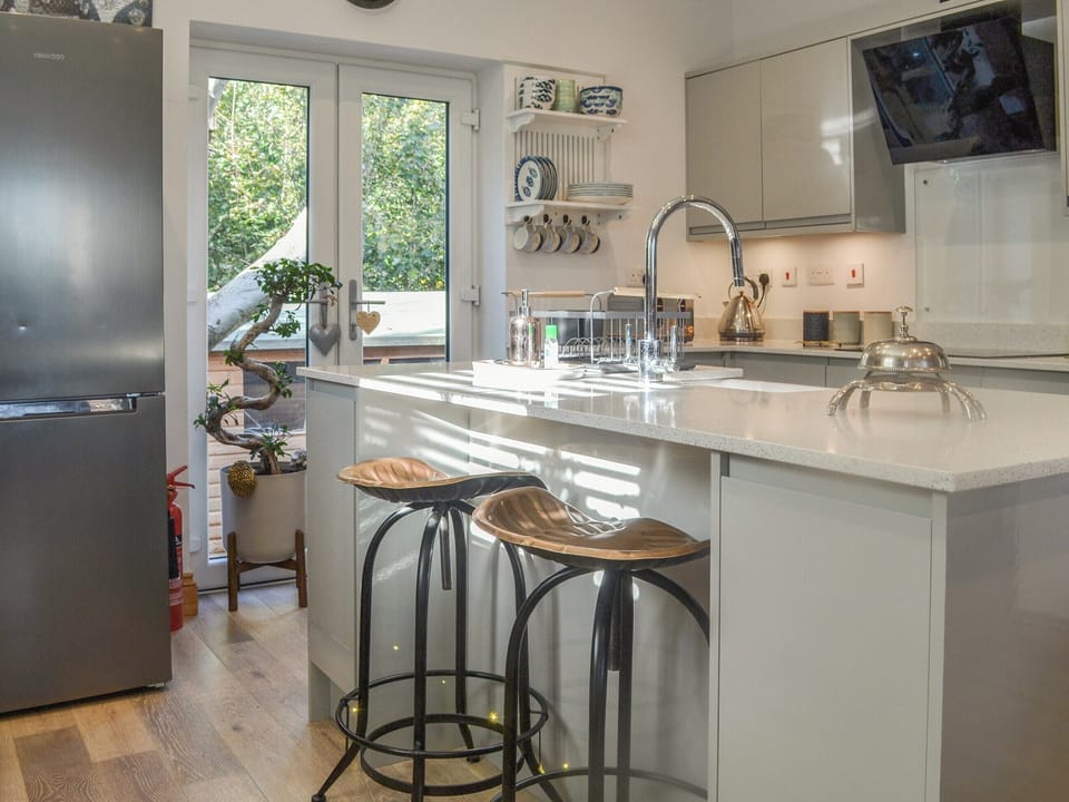 Kitchen area | Primrose Cottage - Cox&rsquo;s Cottages, Cromer