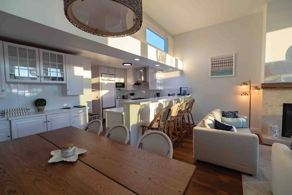 Dining Room
Kitchen