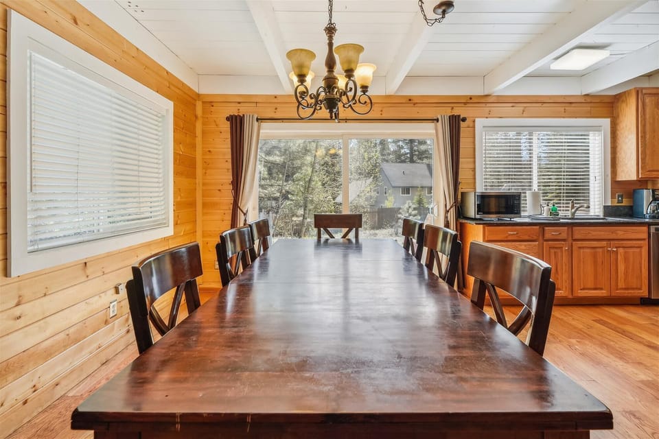 mainlevel-diningroom-blazar