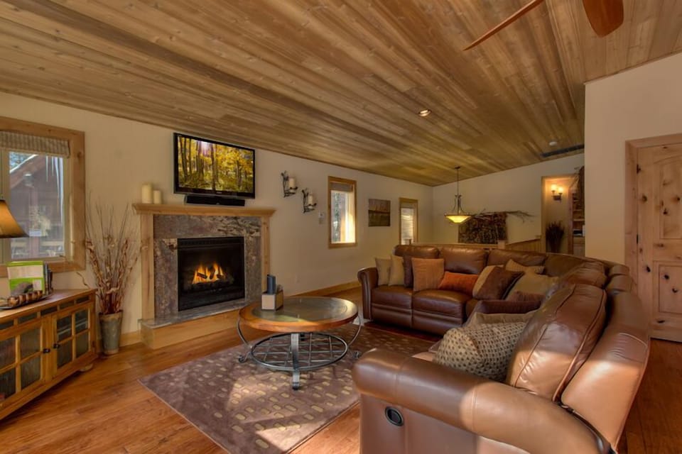 Stunning Living Room with Fireplace