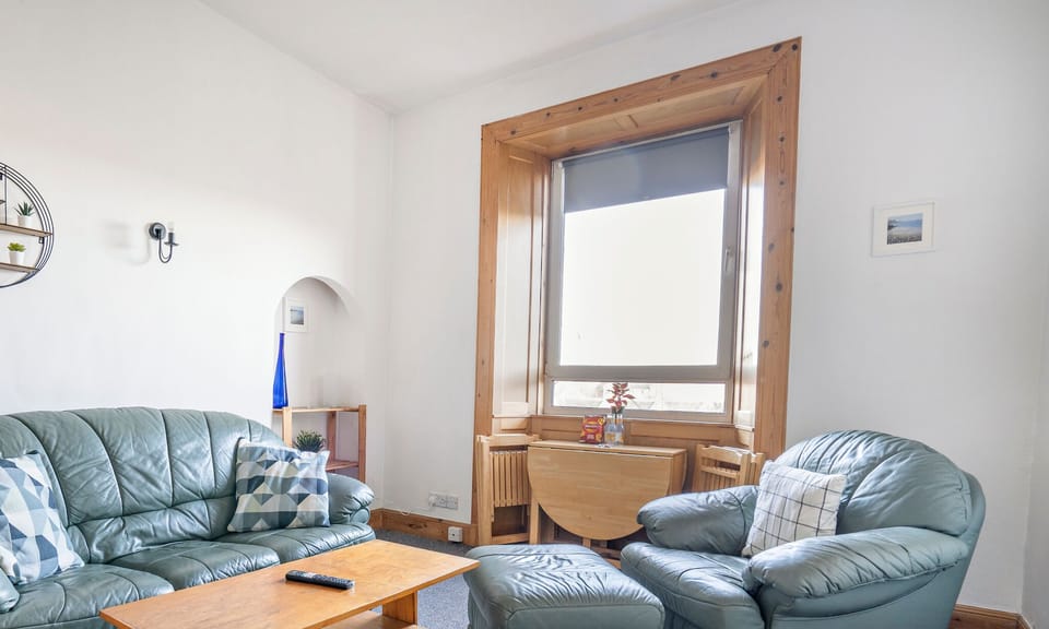 Living Room / Lounge