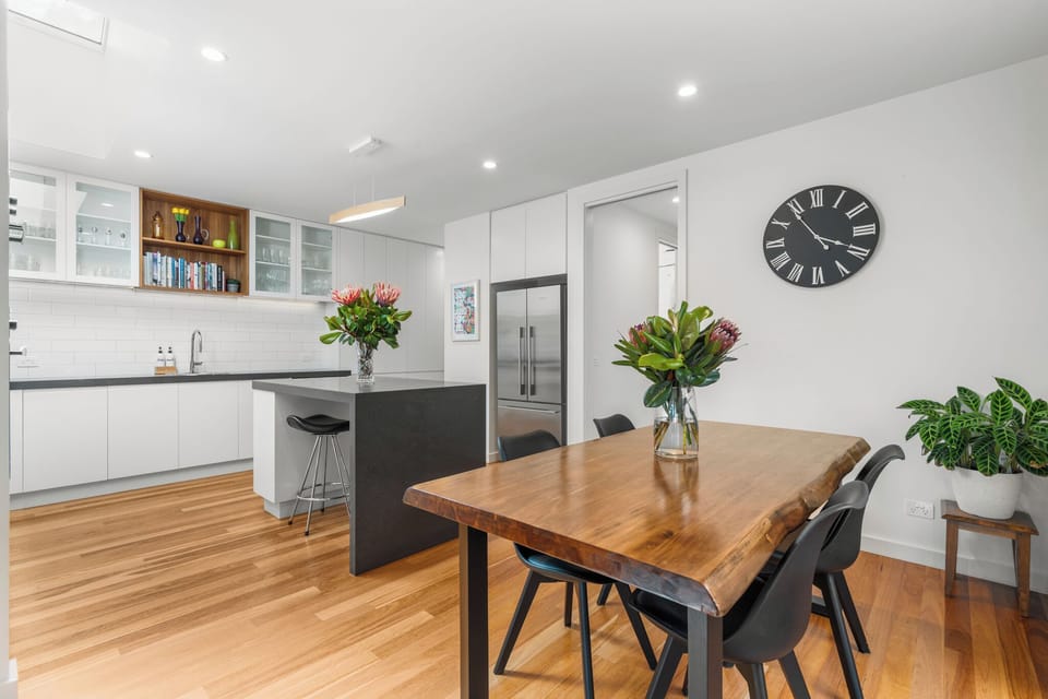 Kitchen & dining