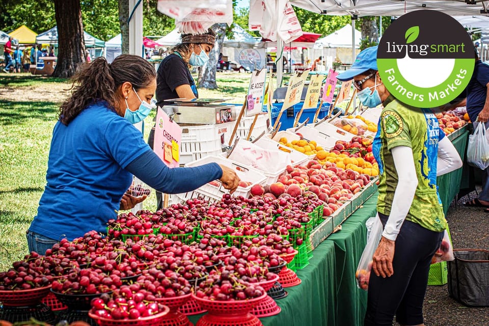 Enjoy the Sunday Farmer's market just steps away - Live music, vendors, & coffee