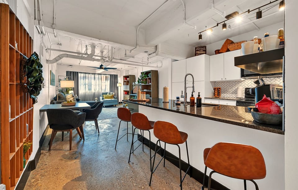 There's plenty of seating in our eat-in kitchen!