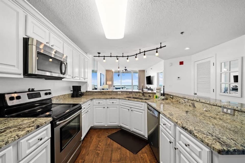 Spacious open floor plan—cook, chat, and relax together!