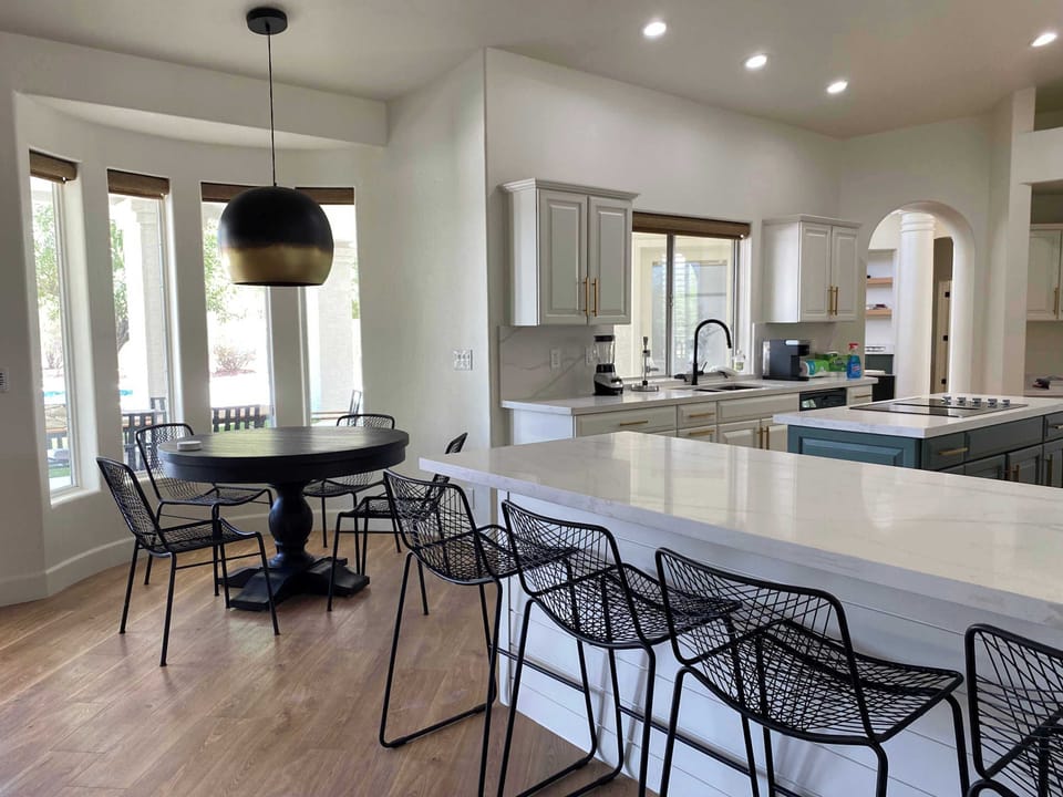 Sit up island and dining table seats a total of 8!
