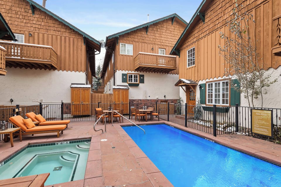Year round heated pool, hot tub and grill