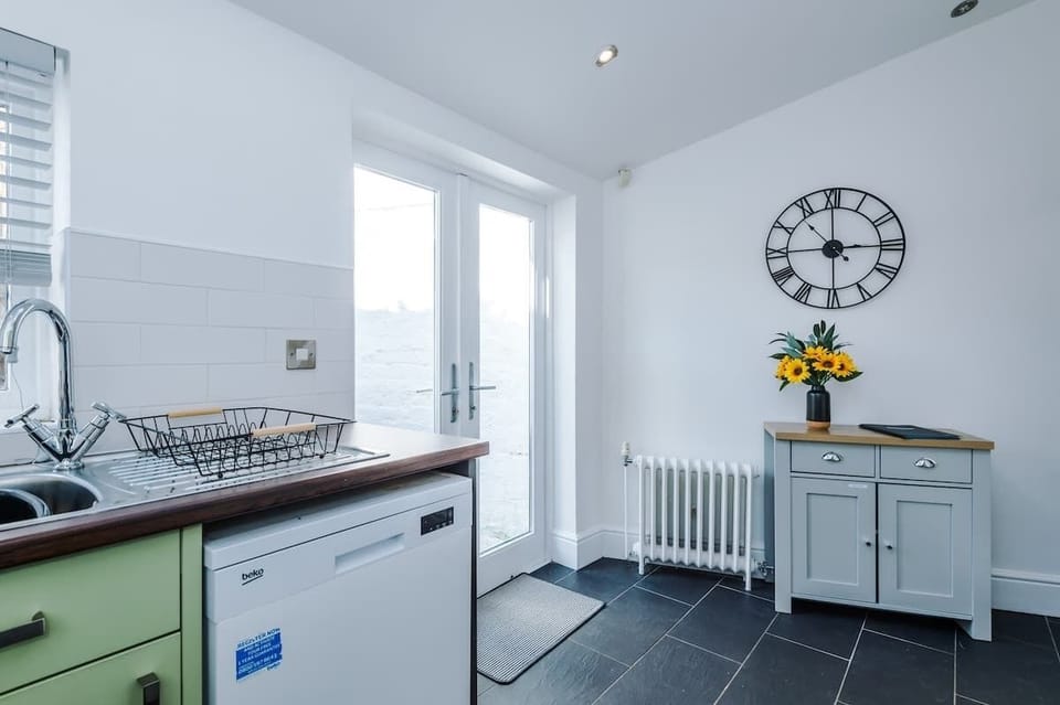 The kitchen is equipped with everything you need for a short or long stay in Chester.