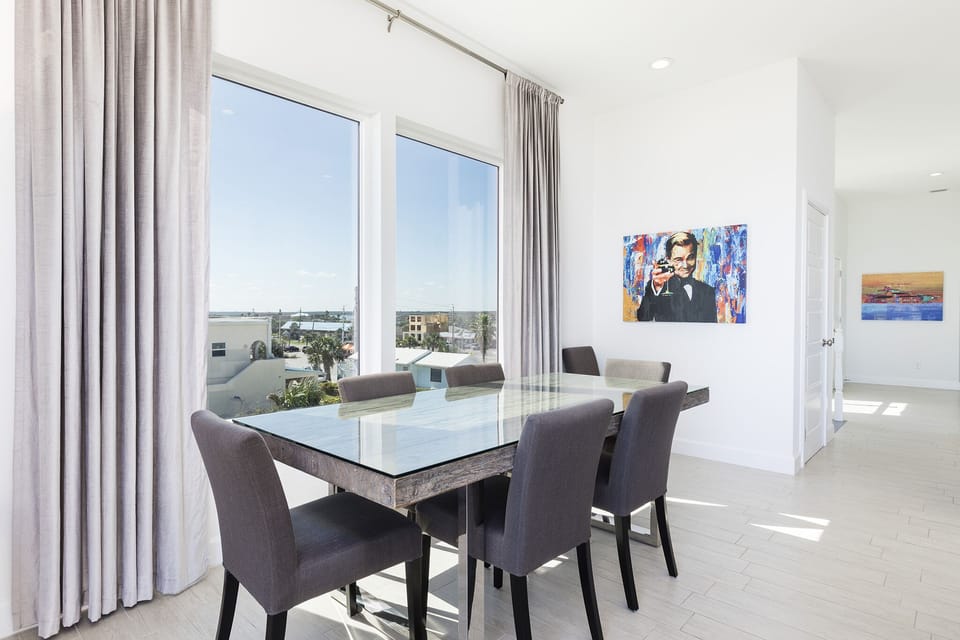 Dining Room - Seating for Six