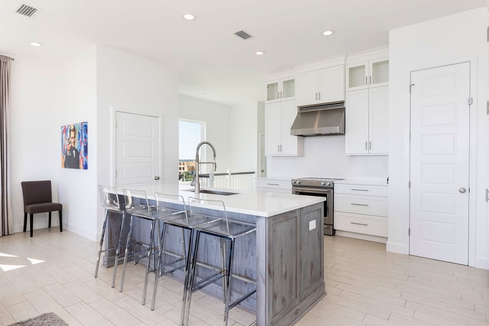 Kitchen Island - Seating for Four