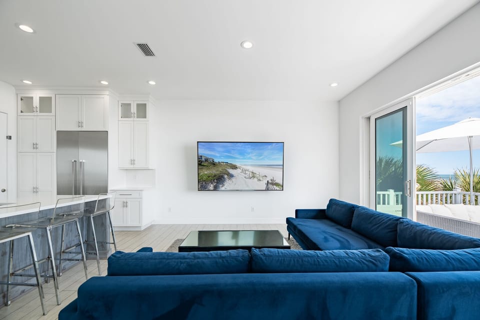 Living Room - Ocean Views, Sectional Sleeper Sofa, Balcony Access + TV
