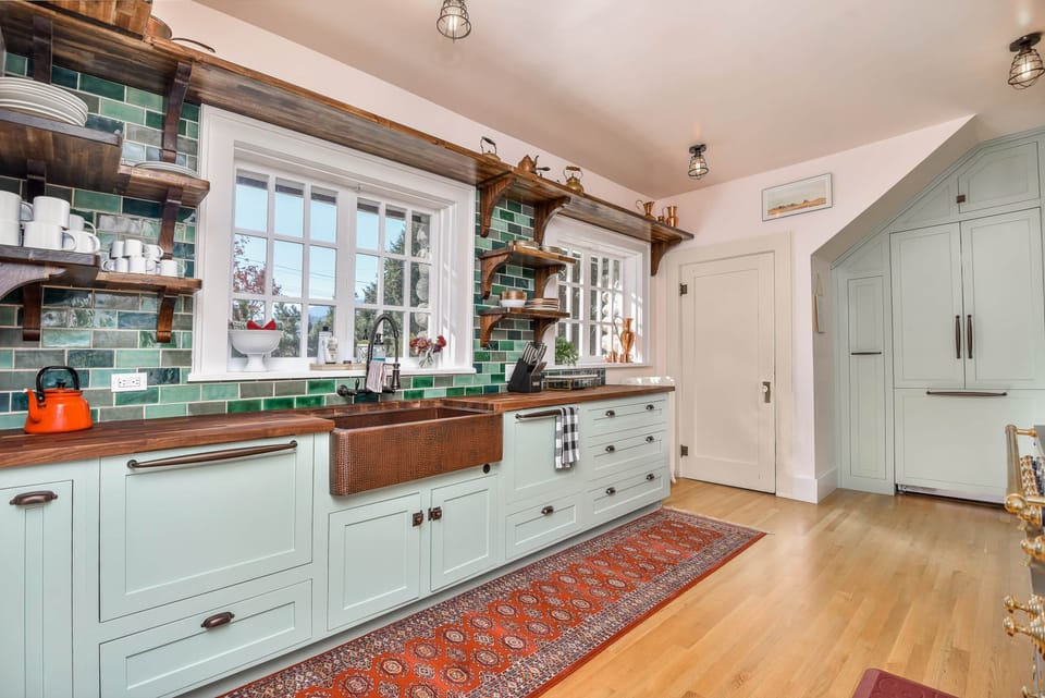 Fully Remodeled Kitchen