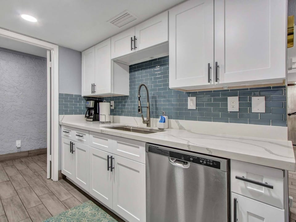 Dishwasher, Drip Coffee and everything you need for the kitchen.
