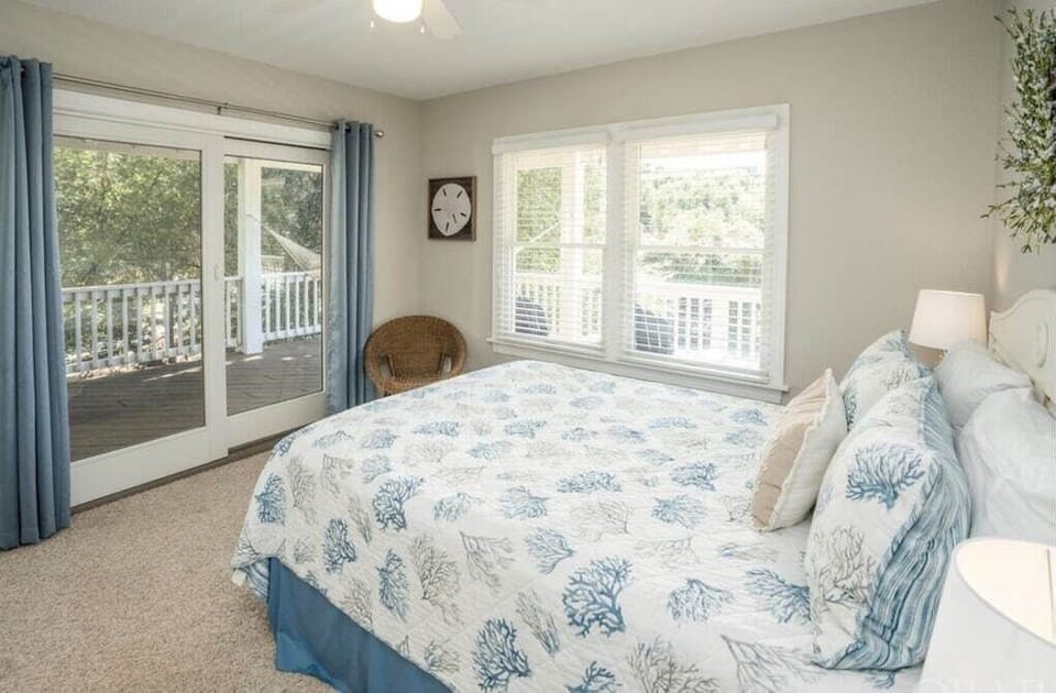 Bedroom #3 - Queen + deck access