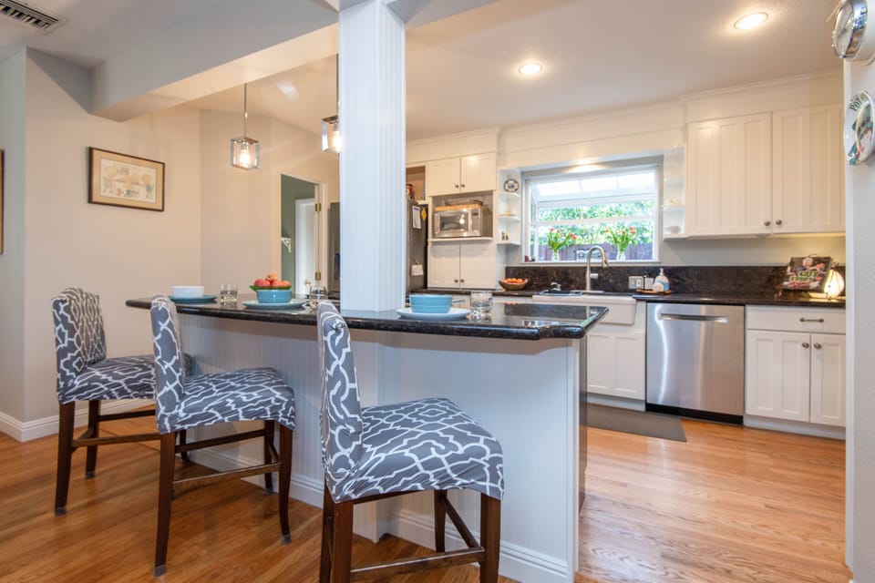 Kitchen island