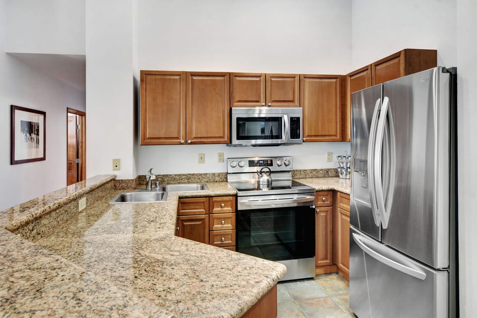 Fully Stocked Kitchen