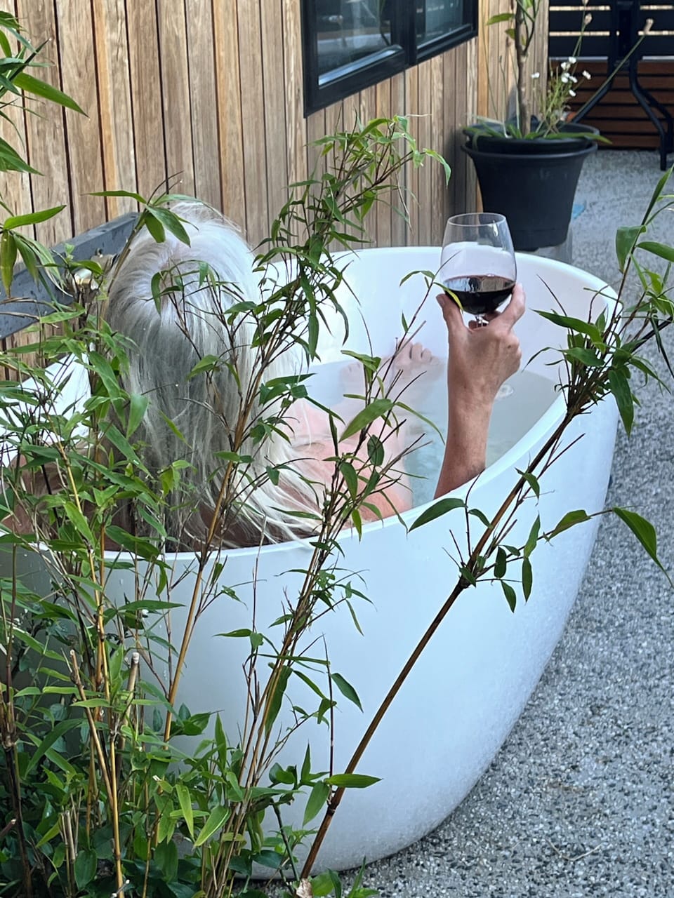 Outdoor spa tub