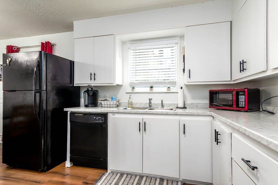 Fully equipped kitchen with all new appliances.