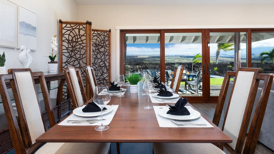Everything you need for setting the table is provided