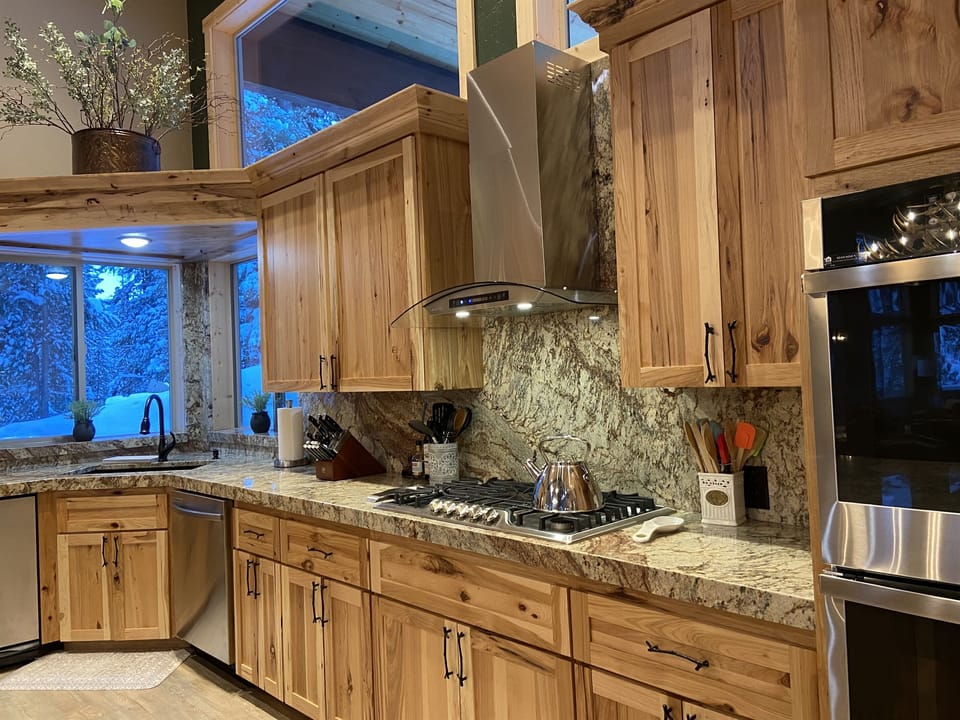 Top of the line kitchen appliances, amenities, and much more.