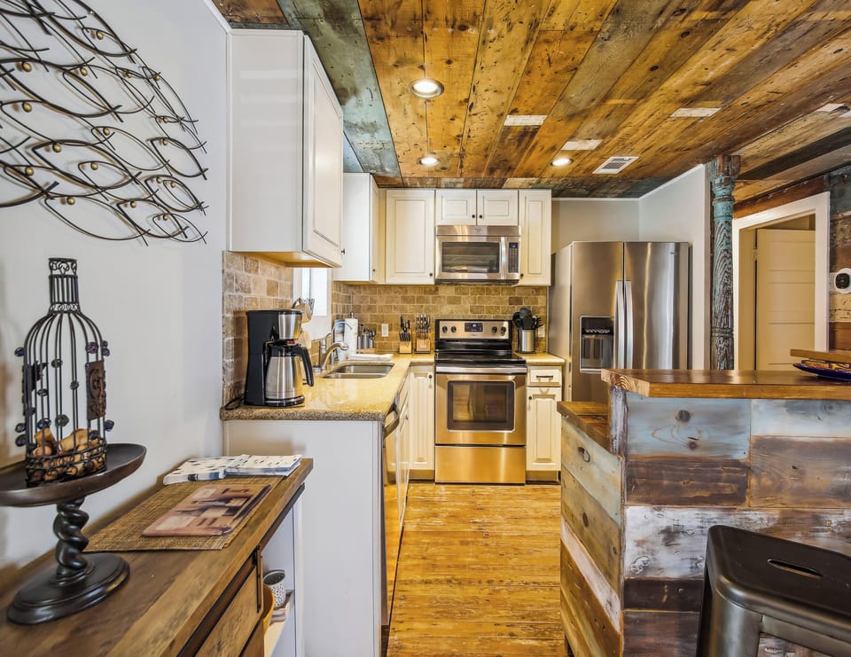 Full Kitchen