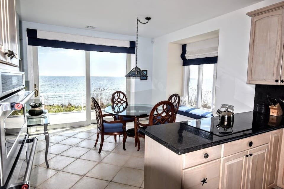 Enjoy Breakfast by the Bay