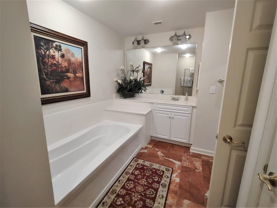 Master suite 2 bath