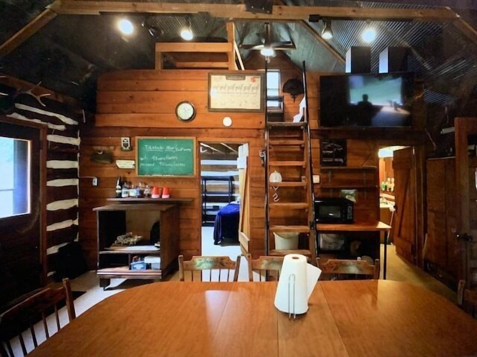 e66951e9-212e-4834-9285-489274bc7b6d