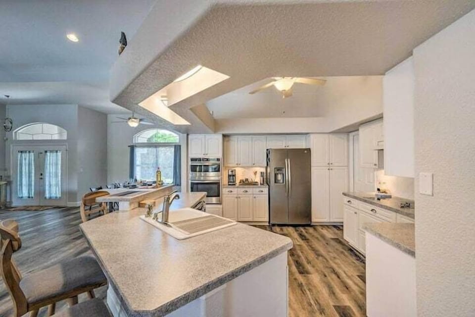 Kitchen counter
