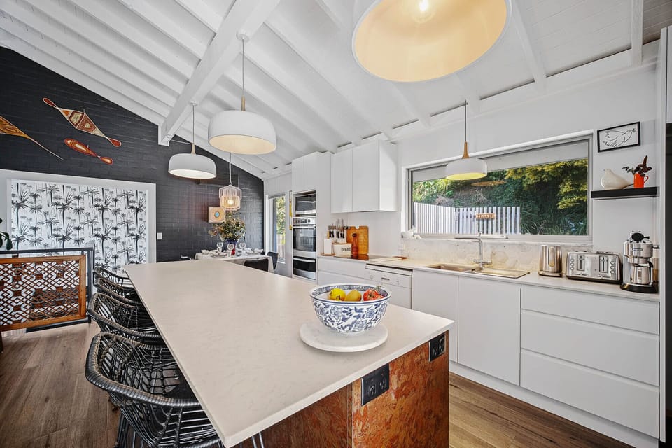 Dinning area off the kitchen or utilise the outdoor dinning