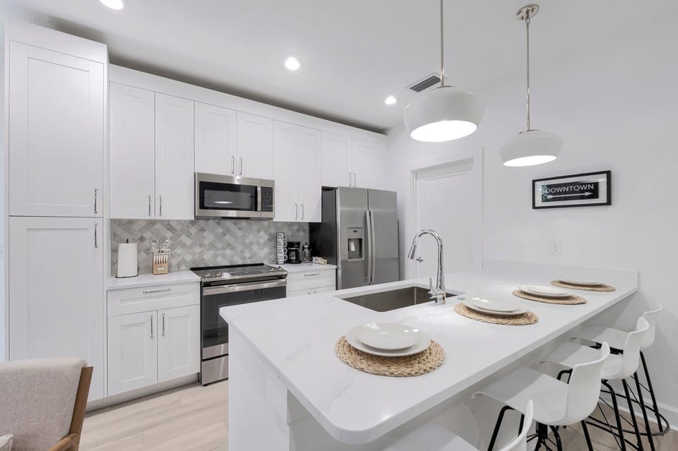 Prepare your favorite meals in the spacious, fully equipped kitchen.