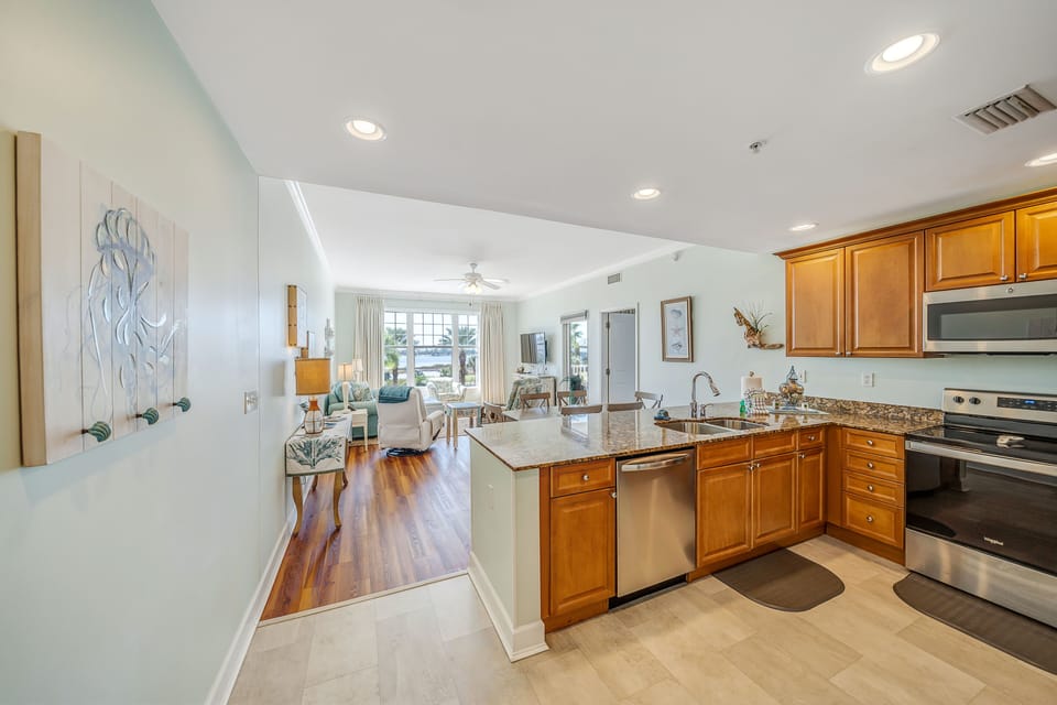 Open concept, fully equipped kitchen.