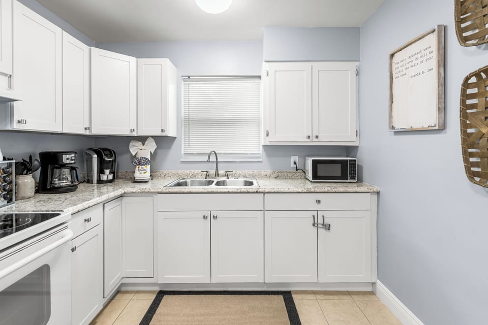 Full kitchen