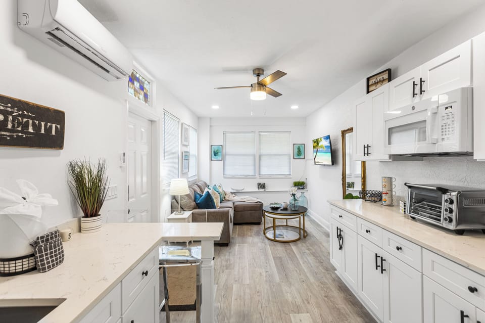 Breakfast area and living room
