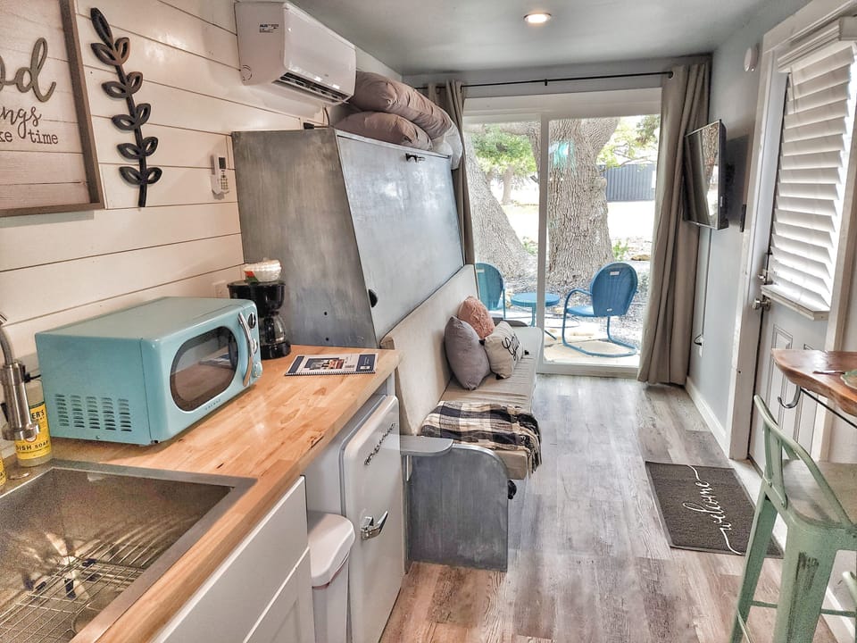 Container interior (2)