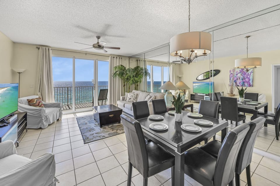 Dining with Gulf Views!