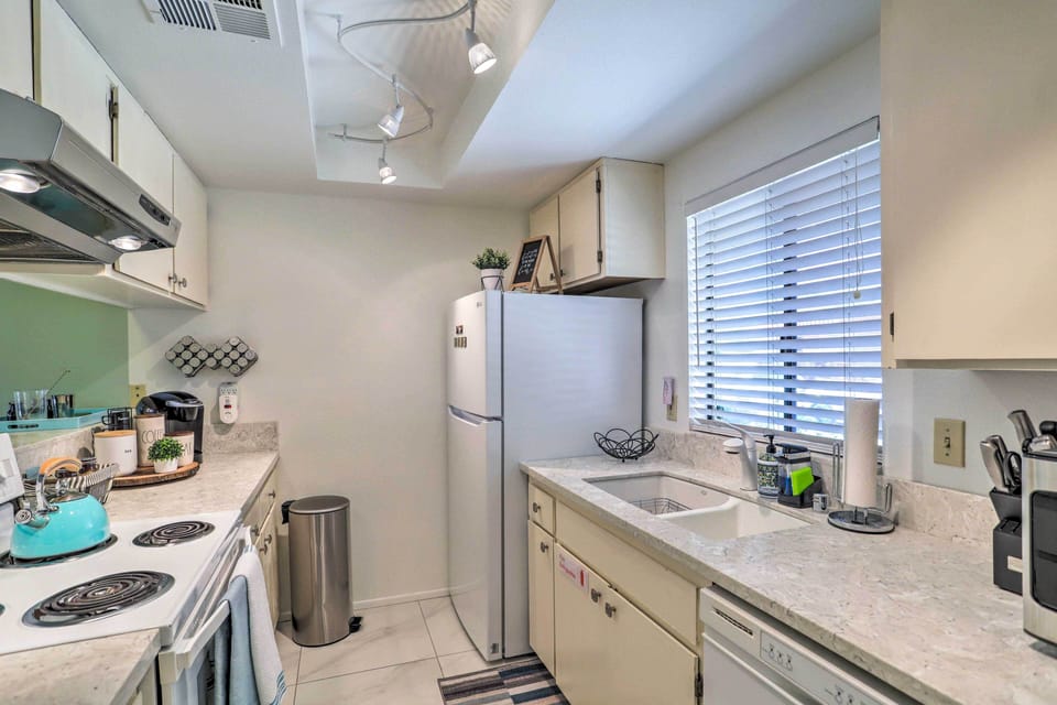 Kitchen | Keurig Coffee Maker | Tea Kettle | Toaster