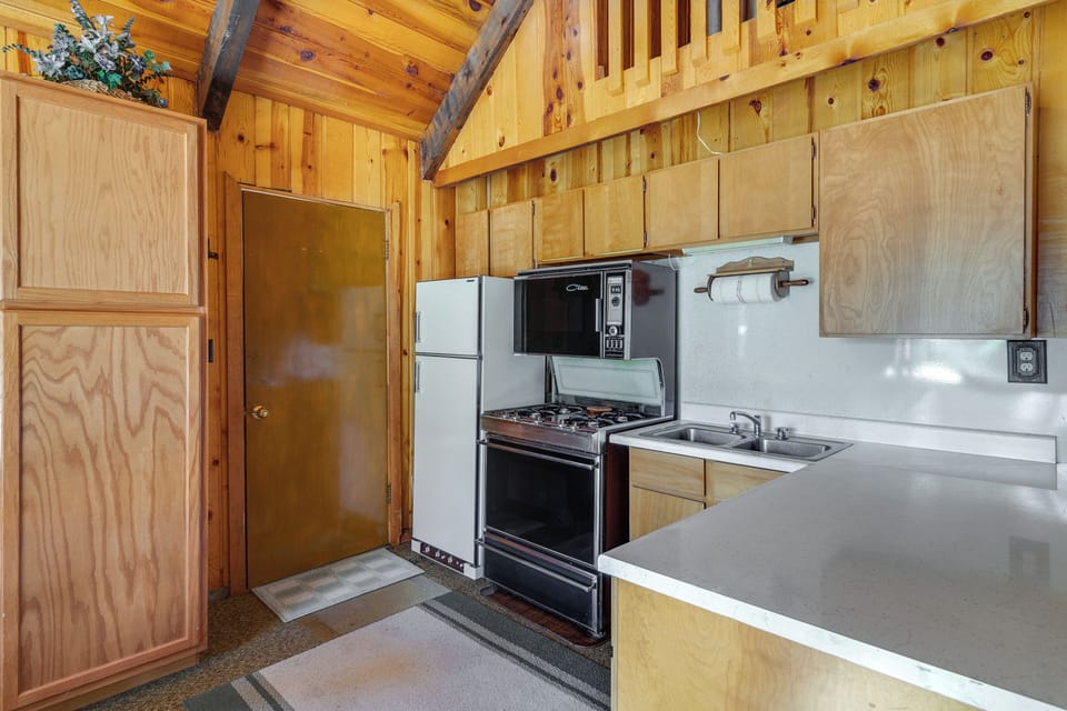Kitchen | Blender | Crockpot | Coffee Maker