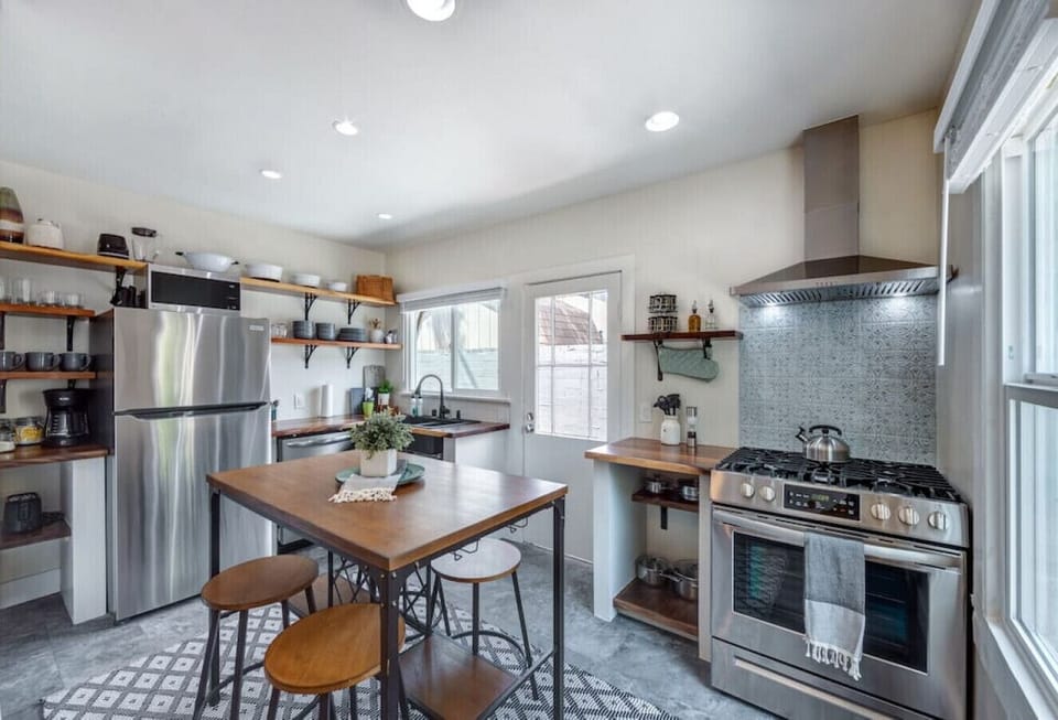 What`s better than having a great kitchen? Having one while in Coronado
